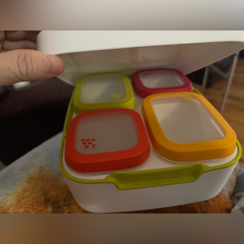 Rubbermaid Lunch portion container